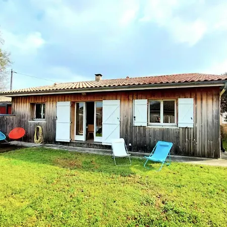 펜션 Comfortable House With Garden In